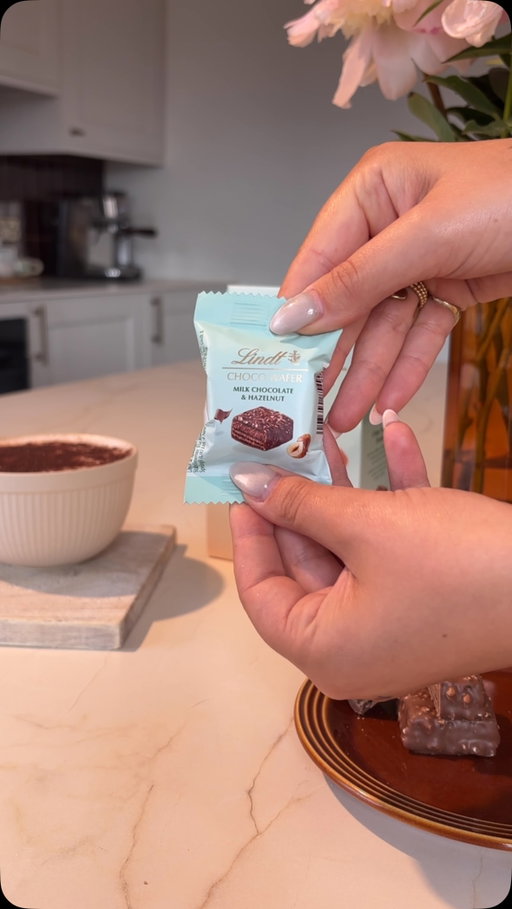 Ultra-thin wafer layers. Smooth Lindt chocolate filling. A delicious coating of fine Lindt chocolate.
 
Every bite of Lindt CHOCOWAFER brings together the perfect balance of crunch and indulgence. 🤎
 
#Lindt #CHOCOWAFER #CrispyCreamyDreamy #AfternoonRitual #CosySeason