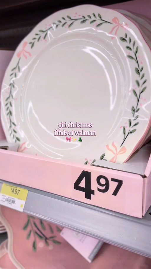filmed while juggling a shopping cart and a crispy diet coke, but the girlies need to know… look how whimsical! 🎀✨

#pink #pinkchristmas #christmas #coquette #girly @walmartcanada @apexpr 

💖