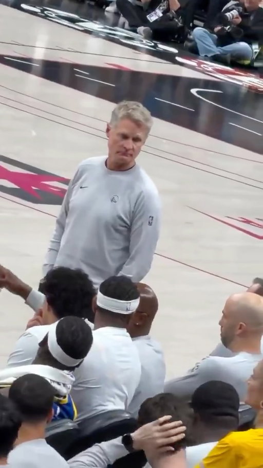 Steve Kerr was visibly confused seeing a complete doppelganger of himself at the game 😭