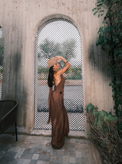 Pre-boda festivities have officially begun! ¡Que viva el amor!!! celebrating @muahbribri and @fern_03 💍🤍

Dress @revolve @lpa
Jewelry @ginnecarow 
Hat @boot_barn_official