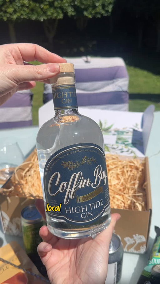 Garden Street Gin Club is bringing the local distillery experience home, with beautifully curated gin boxes featuring the best local gins. With matching tonics and snackies! 
@gardenstreetginclub 
🏷️
#GardenStreetGinClub #AustralianGin #coffinbaygin #ginclub