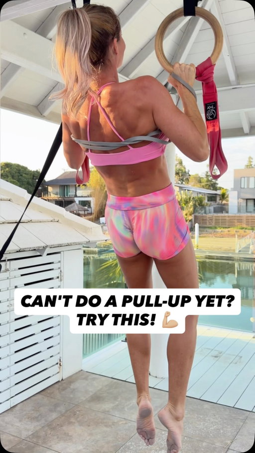 Can’t do a pull-up yet? 💪🏼 Try this!

Pull-ups are HARD, especially when you’re first starting out! But you don’t have to be able to do an unassisted pull-up to start building the strength for one.

This resistance band trick gives you some assistance so you can practise the movement while building upper body & back strength.

Pick a band that gives you just enough assistance so you can do a pull-ups that are still challenging.

As you get stronger, gradually reduce the assistance & work towards your first unassisted pull-up! 🙌🏼

SAVE this for your next upper body workout & SHARE it with someone working towards their first pull-up! 💕

#PullUpProgression #UpperBodyStrength #StrengthTrainingForWomen #PullUpTraining