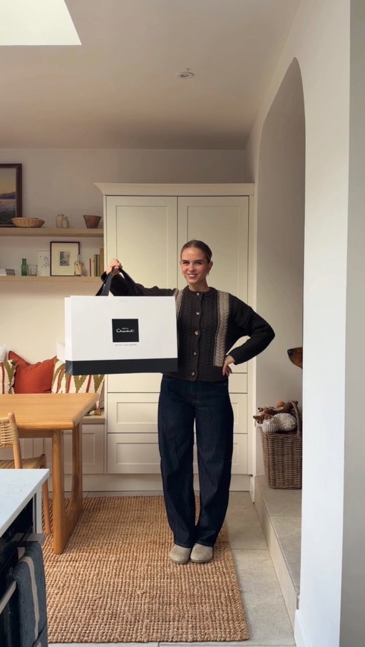 ad because she’s extra special xxxx

a reminder that you don’t need a birthday or special occasion to show someone how much you appreciate them. sometimes it’s the little things that mean the most :)

my mum spends part of the year away, so I wanted to surprise her with a @hotelchocolat Velvetiser for all those cosy evenings at home when she’s back. because a hot chocolate made at home is a pretty lovely gift if you ask me 🥰🥰
