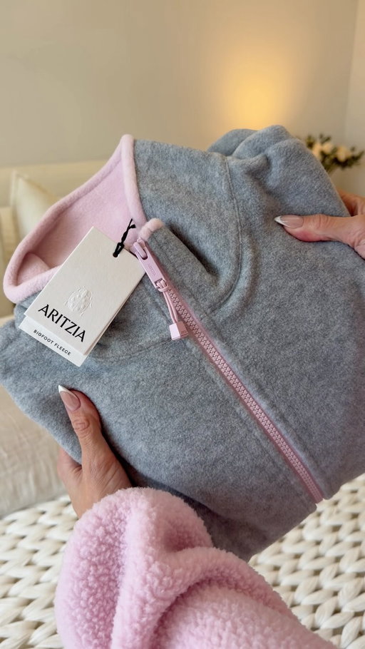 New fleece 🤭💗 @aritzia all details in my ShopMy or comment FLEECE for details! #aritzia #aritziastyle #aritziaoutfits #aritziastyle affiliate links