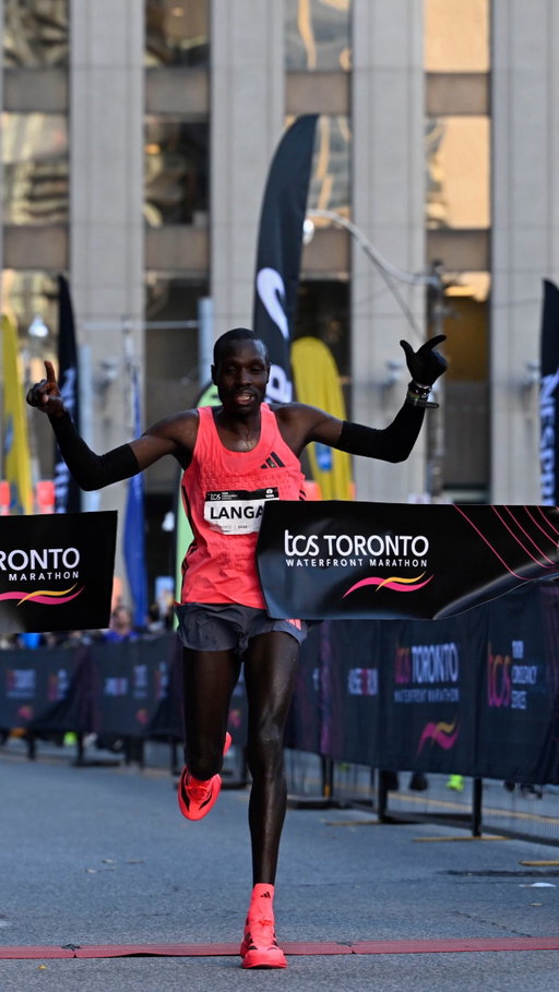 And your champion of the men’s TCS Toronto Waterfront Marathon is Leonard Langat from Kenya in 2:06:51. 

#TOwaterfront42K