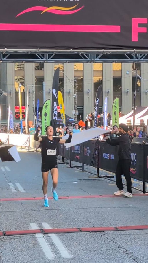 The Canadian Champion of the women's TCS Toronto Waterfront Marathon is Dayna Pidhoresky in 2:26:02. And a new PR to boot! 🎉

#TOwaterfront42K