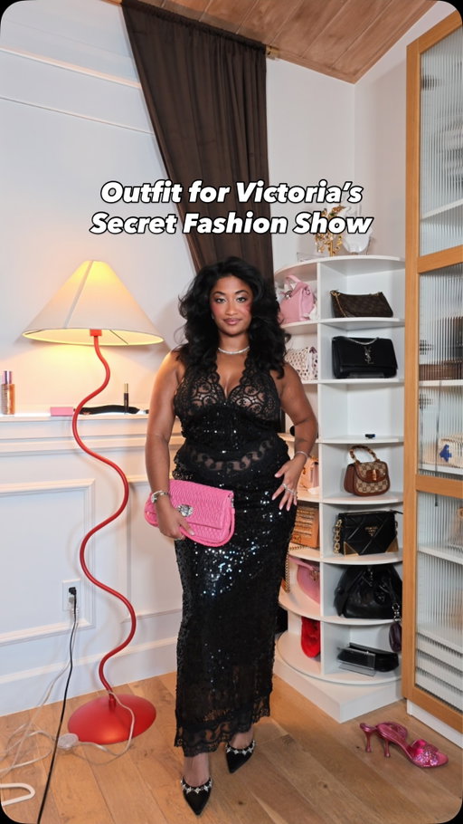 THIS IS THE RISKIEST YET BEST OUTFIT I’VE EVER PUT TOGETHER 😍 I’m leaving for the Victoria’s Secret Fashion Show with @youtube TODAY and need your guys help in deciding which accessories I should wear with my dress 👀 (All products 🔗ed in my bio)

@victoriassecret @lioness_official @boombaofficial @revolve @swarovski 

#victoriassecretfashionshow #victoriassecret #Invitedbyyoutube  #browngirl #petitecurvy