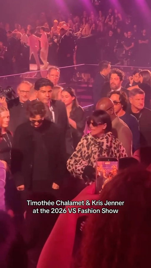 Kris Jenner and Timothée Chalamet arriving together at the VS Fashion Show was NOT on my bingo card. 😭

Video: @ladytomhanks/Bustle