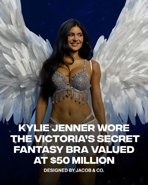 Kylie Jenner made her @victoriassecret runway debut AND wore the Fantasy Bra, designed by @jacobandco. 

The $50 million bra features 4,410 diamonds and took more than 1,000 hours to create 

The bra is now the most valuable Fantasy Bra ever made