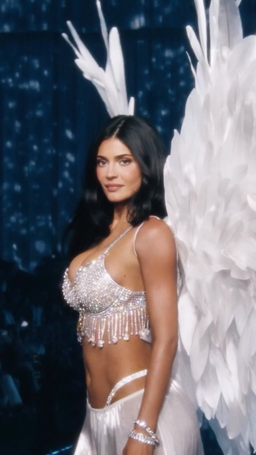 A cultural force all her own. @kyliejenner transcends fashion, entertainment, and culture, bringing the unexpected to the Victoria’s Secret Fashion Show runway. 

Designed in partnership with Victoria’s Secret and created by @jacobandco.
