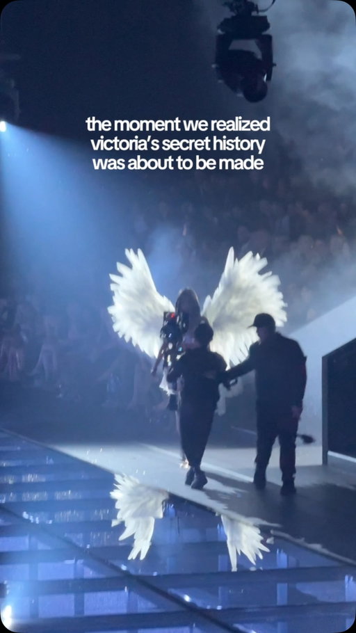 @kyliejenner wearing the $50 million @victoriassecret Fantasy Bra was definitely not on our 2026 bingo card. 
video: @emmmahugh