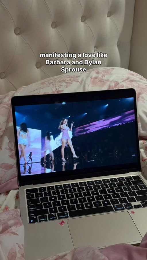 manifesting a love like barbara sprouse and dylan sprouse 🥹🤍 the way dylan sprouse looks at her at the victoria’s secret fashion show is EVERYTHING 😭🪽 forever obsessed with these two and their love story!!

#barbarapalvin #dylansprouse #victoriassecret #vsfashionshow #couplegoals