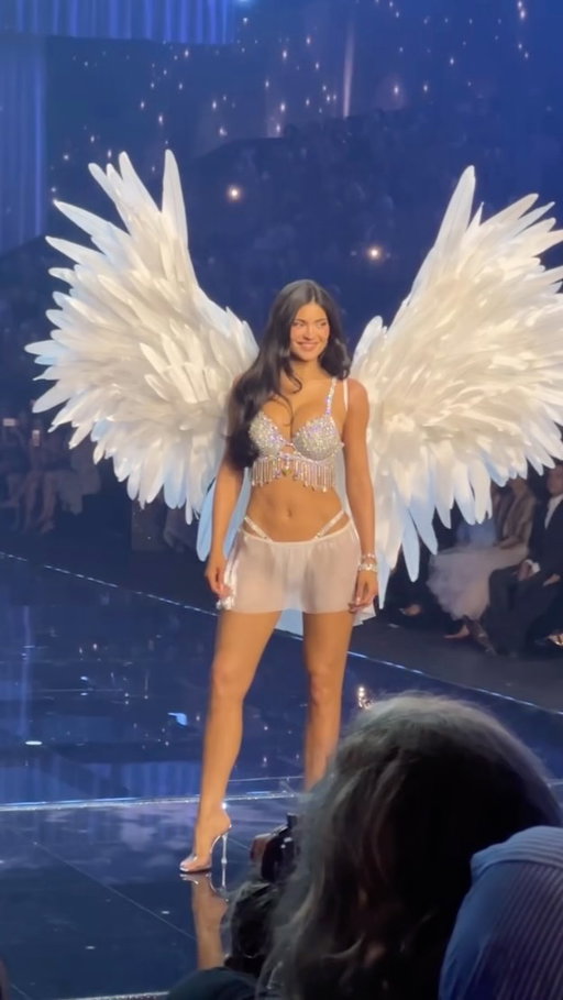 Go, Kylie, go! #KylieJenner made her @VictoriasSecret debut last night, wearing the most expensive Fantasy Bra to date – worth a cool $50 million – while boyfriend #TimothéeChalamet cheered from the front row. Click the link in bio for a closer look.