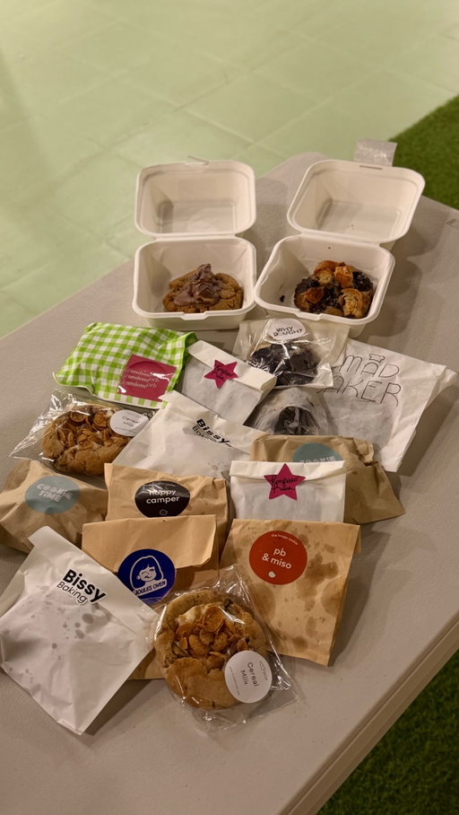 Sharing my @cookiefestph haul from day 2! ☻

This weekend has been nothing but wonderful! I made new friends from the East and got to try lots of cookies baked with love, passion, and a touch of magic! ✨

PS: I did get from @thecookieroomph! I vouch for their cereal milk cookie!

#CookieFestPH #minivlogsbyjash #eatsjash #cookies #manilafoodie