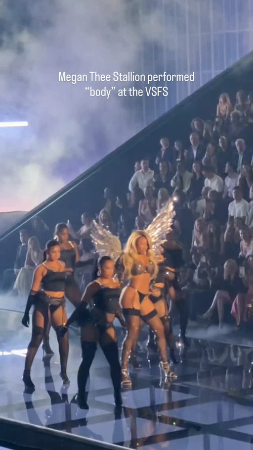 MEGAN THEE STALLION PERFORMING “BODY” AT THE VICTORIA’S SECRET FASHION SHOW?!?! 🔥🪽 THE ENERGY WAS UNREAL. @theestallion @victoriassecret
#VSFS2026 #MeganTheeStallion #vspartner #VictoriaSecretFashionShow #IconicMoments