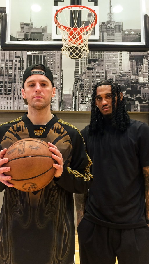 new NBA season prep with @jordanclarksons and @cbrickley603 🏀

the @nyknicks shooting guard joins the legendary basketball trainer in the gym for a custom workout.