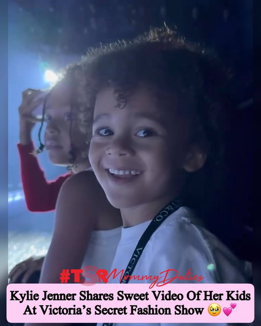 #TSRMommyDuties: Too cute! 🥹💕 #KylieJenner shared a sweet video of her kids, #Stormi and #Aire, all smiles as they waved and showed their support at the Victoria’s Secret Fashion Show! 😍 ✍🏾: #TSRStaffLG