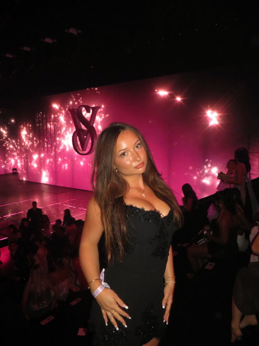 first in my bloodline to attend the @victoriassecret fashion show ✨🪽💗