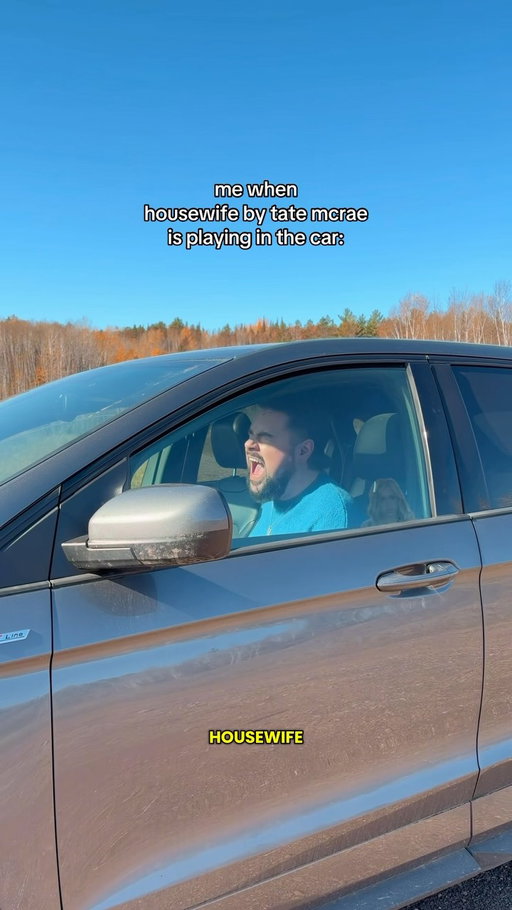 HOUSEWIFE HITS EVEN HARDER IN THE CAR 🙂‍↔️ #tatemcrae #housewife #housewifetatemcrae #tatemcraehousewife @tatemcrae