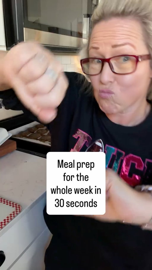 Meal prep for the whole week in 30 seconds 🥩 All while catching up on the game I missed Sunday night!!! (Thank you @youtubetv) 

Peep this amazing crewneck at @emclairelane and use my code RACHAELDEE for 15% off! 

I’m going back to low carb and carnivore, because it keeps my inflammation down and it’s better for my two autoimmune conditions. SO. MUCH. BETTER. But it’s hard to stick to if I don’t plan ahead. 🫪

And honestly? In a season this busy, if I don’t take one hour to prep, I grab whatever’s quick, and my body pays for it later. This is how I protect myself.

45 minutes of prep. A week of eating that actually helps my body. All well catching up on a Sunday night football game I had missed! (so grateful for the Sunday ticket lol)

Follow @mrsrachaeldee for real-life systems that work for real bodies

#mealprep #lowcarb #carnivore #carnivorelifestyle #glutenfree glutenfreelife antiinflammatory autoimmune autoimmunewarrior mealprepsunday 40smom momlife busymom healthymom