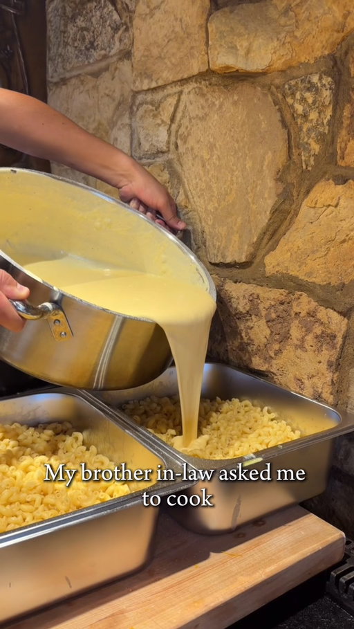 BBQ Dinner for my brother in-laws High school golf team 

Comment RECIPE for the BBQ + Mac & Cheese Recipes