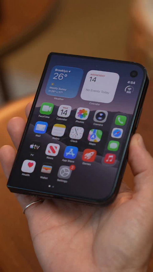 A moment for the Duo 🤲🏼

iPhone Duo in Midnight Sky unboxing