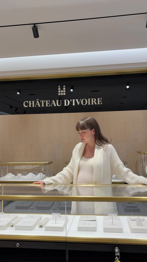 I spent the afternoon at @chateaudivoire and experienced their custom jewelry service to design my dream jewelry piece ✨ Here’s a little sneak peek at the process where the team guided me through all of the details and small decisions to create the perfect personalized piece. I can’t wait to share the final result with you very soon 🤍 #chateaudivoirepartner