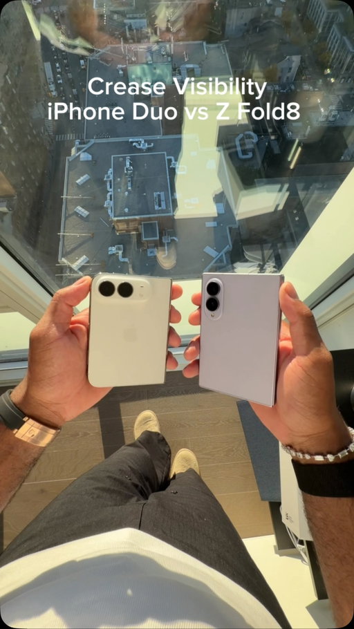 Direct Sunlight crease visibility: iPhone Duo vs Samsung Z Fold8 👀 ☀️ #apple #iphoneduo #zfold8 #foldable