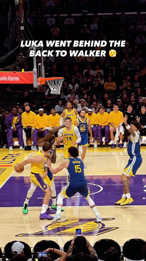 LUKA DROPPING DIMES TO WALKER 😮‍💨

LAKERS UP 18 ON THE WARRIORS!