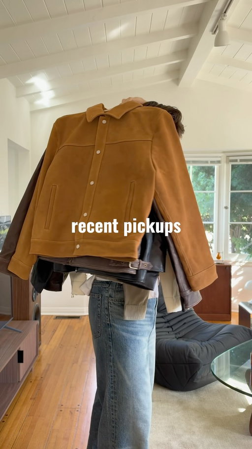 time stamps in caption 😼

all items from @mutimer.co 

jacket 1: 0:04
jacket 2: 0:15
jacket 3: 0:25
jacket 4: 0:32
jacket 5: 0:41
jacket 6: 0:51

slub tee: 1:02
jagger tee (black): 1:10
jagger tee (white): 1:15

#fashion #lifestyle #california #interiordesign
