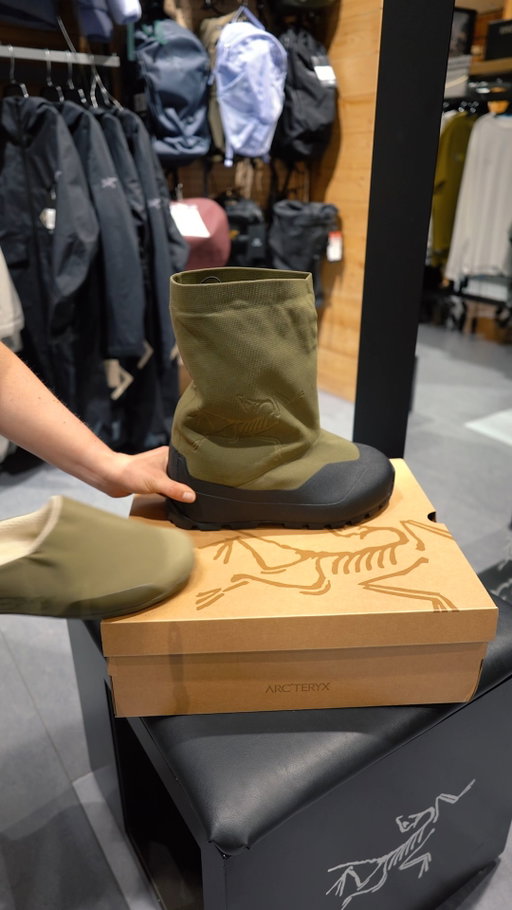 A winter boot with a little something extra 👀 Comment “BOOTS” and we'll send you a link to learn more about them.

Meet the new @arcteryx Postour Boot. Waterproof, insulated and built for après-ski comfort, with a clever surprise inside: a removable insulated slipper with its own grippy sole. From snowy parking lots to cozy cabins, your feet are covered this fall and winter.