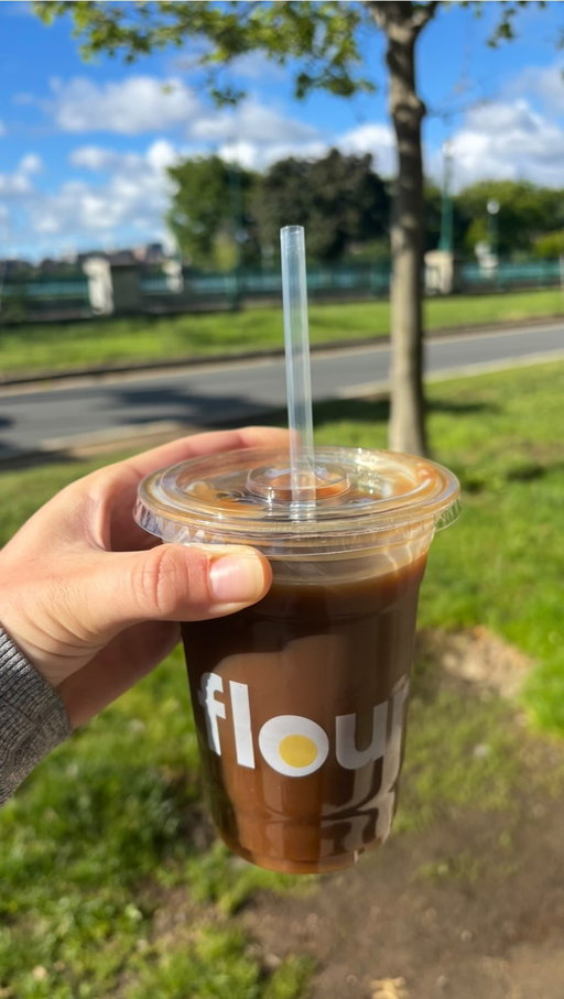 5 options for local chains in Boston to visit to survive the chainification era without going to PE-backed spots ✨

Any other faves? These all have 4-5+ locations and 0 private equity involvement- and mobile ordering (love)

.
.
#bostoncoffee #bostonfood #independentbusiness #bostonfoodie #boston