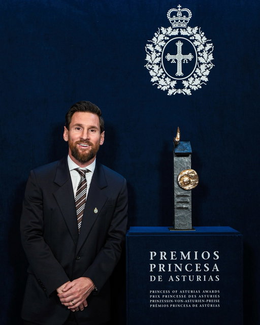 Un honor recibir el Premio Princesa de Asturias de los Deportes. Felicitaciones a todos los premiados, me encantó conocerlos y la pasé muy bien compartiendo estos días con ustedes.

Gracias a la @fundacionprincesadeasturias por este reconocimiento tan especial para mí por todo lo que representa. Y muy agradecido a toda la gente por el cariño que me hicieron sentir.

Hacía tiempo que no venía por acá y la verdad que disfruté muchísimo. ¡Un abrazo grande para todos!