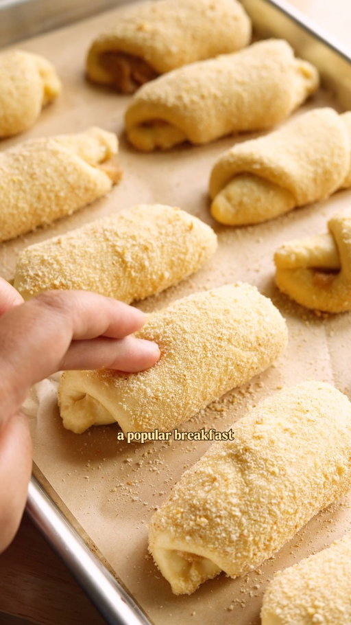 spanish bread 🫶🏼

went complete bonkers recipe testing this but it was so worth it!! they’re so soft, pillowy, and v flavorful!

want the free recipe? hit follow, then comment “LINK” to my blog post, where you can print it, pin to @pinterest, and leave a review 🫶🏼

https://bitesbybianca.com/spanish-bread/

#BitesByBianca #SpanishBread #NYCCreator #FilipinoBread