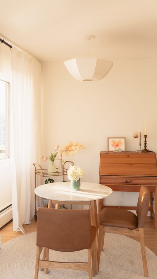 I tried my best to be DIY queen but sometimes, (most of the time) booking a Tasker through @taskrabbit is the way to go! 

I’ve been working so hard to turn this place into a home but swapping out a pendant light is something I wanted to NOT try myself - so happy with how easy, fast & efficient this was! My Tasker was incredible, & it allowed me to focus on Thanksgiving prep instead (like foraging for leaves & finding gourds). 

Can’t recommend @taskrabbit enough for anything you need help with around your home (in fact it was one of you who told me to use them in the first place when I was stressiiiiing about my curtains!). 

#TaskRabbitPartner