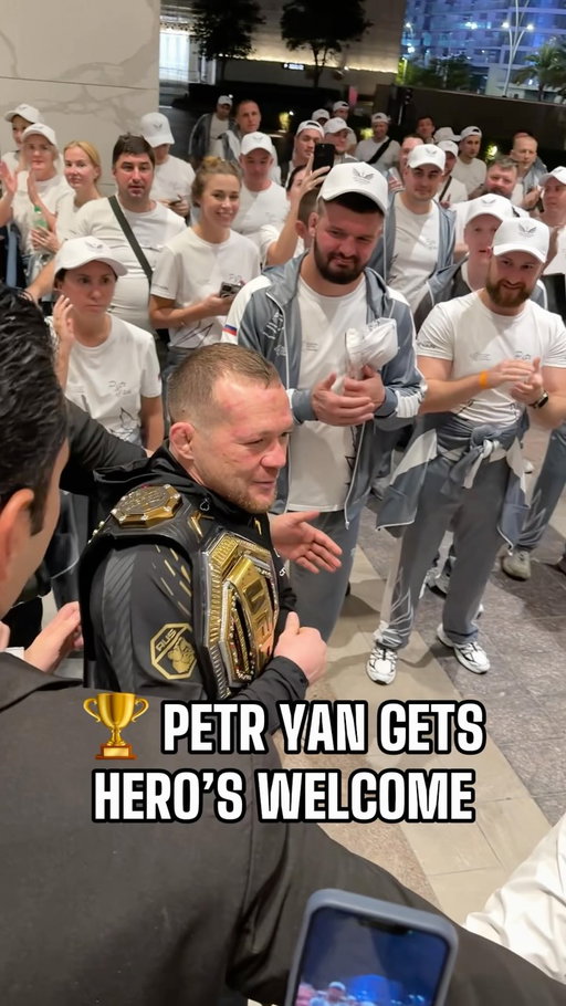 🇷🇺 Petr Yan gets a hero’s welcome as he returns to the fighters’ hotel and is greeted by his fans following #UFC333 🇦🇪

Follow @redcorner.mma for more exclusive content. ✅
