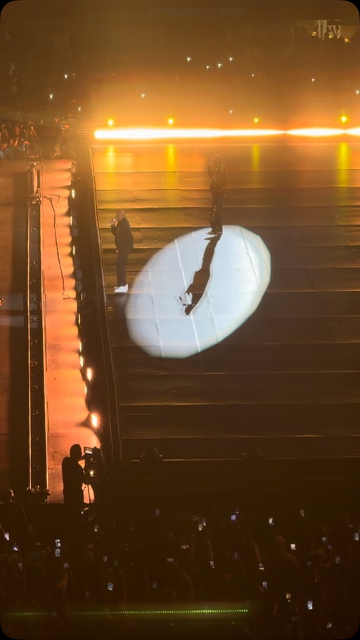 What a night! Dr Dre and Snoop Dogg surprise Sofi stadium for night 2 of JAŸ-Z30