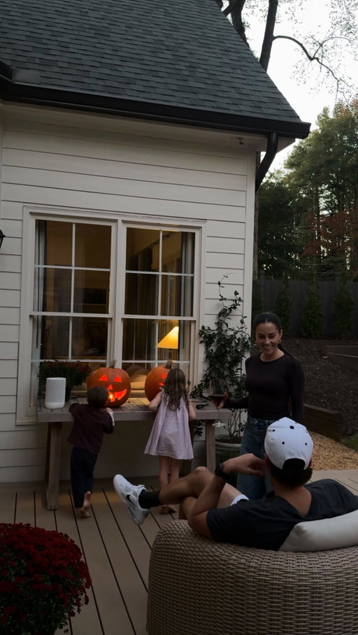 spend a cozy fall evening with us 🍁🍂

the weather was absolutely perfect tonight, so pumpkin carving on the patio was it.

still feels weird that halloween is just a few days away - I swear it was summer yesterday!