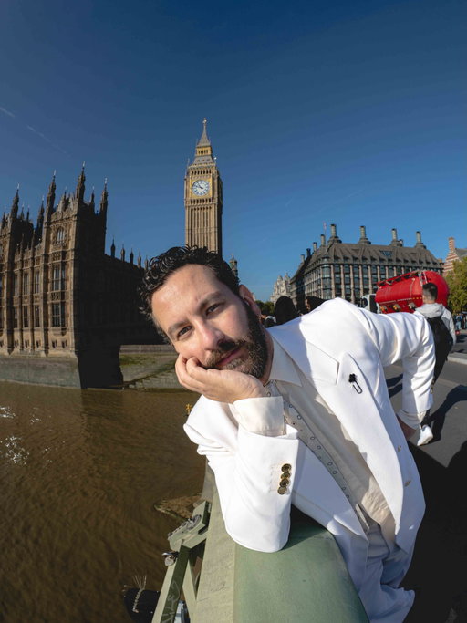Some things never go out of style. Right in front of Big Ben.
