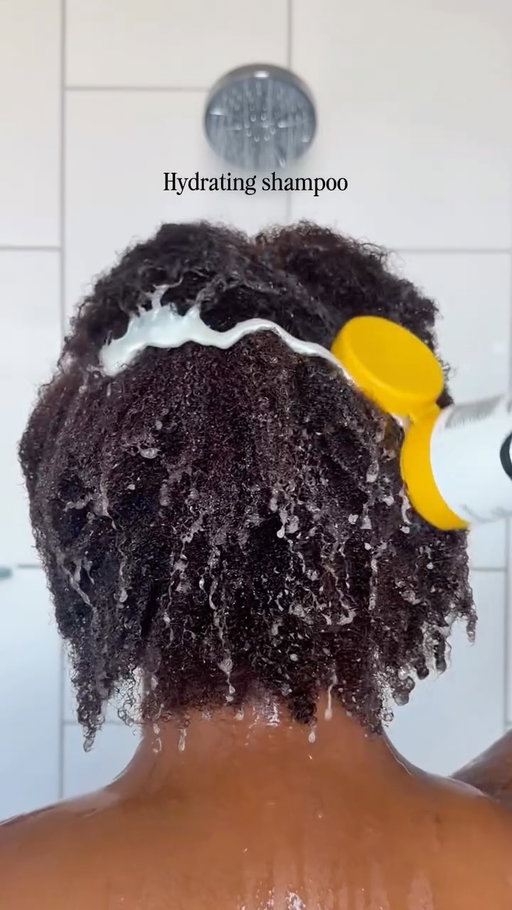 New week, new wash. 🫧
Steal my wash day routine by commenting “Shop” for links. 🔗 

Shampoo: @patternbeauty 
Second shampoo: @innersenseorganicbeauty 
Conditioner: @olaplex @mykitsch 
Detangling brush: @kisscolorsandcare 
Face: @olay 
Body: @dove and @soldejaneiro #dovelove 

My first time trying this bond conditioner by @olaplex and WOW, my hair was soft before even putting the conditioning cap on. Absolutely adding to my rotation. 👏🏽