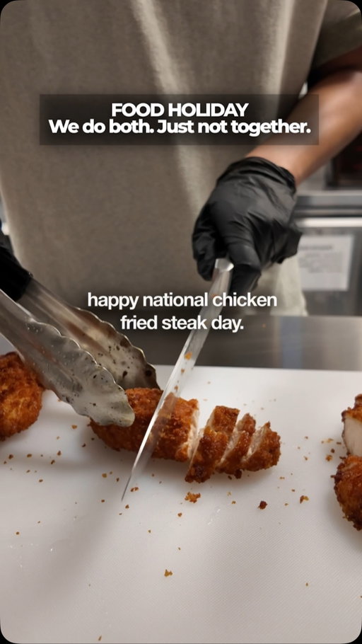 It’s National Chicken Fried Steak Day, and the Bowls of Rice kitchen in Dallas has both crispy chicken and grilled steak ready to go, just never on the same piece of meat. 🥩

They keep the two in separate bowls on purpose, which makes the holiday very easy to celebrate their way: one crispy chicken bowl, one steak bowl, and nobody has to choose. ✨

📍 Dallas: 921 W Commerce St, Dallas, TX 75208
Mon–Fri · 10 AM – 11 PM
Sat–Sun · 5 PM – 11 PM

Order straight from Bowls of Rice at bowlsofrice.com. 📦
#bowlsofricedallastx #westdallaseats #dallasasianeats #chickenfriedsteaklovers #bowlorderdelivery