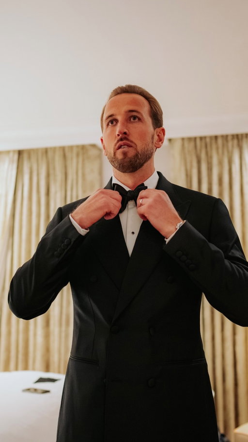 Suit up, Harry!🕴️✨ 

Harry Kane is getting ready for the Ballon D‘Or ceremony 😮‍💨