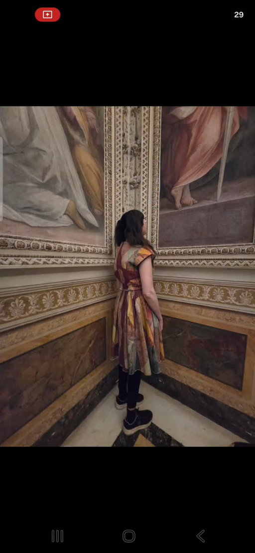 When you keep losing your friend at the Vatican Museum because she accidentally dressed like the walls.
 #vaticancity  #Museum #wall #history
