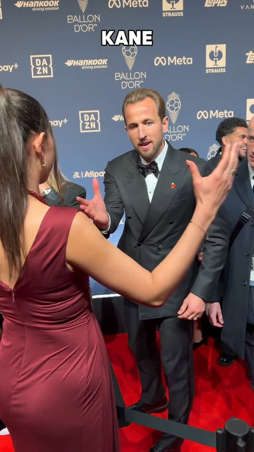I really can't believe I met so many legends on the red carpet! Thank you all for trying a perfect dap, but most of all congrats to all the nominees & ofcourse the 2 Ballon d'Or winners, Harry Kane & Alexia Putellas ✨ #ballondor