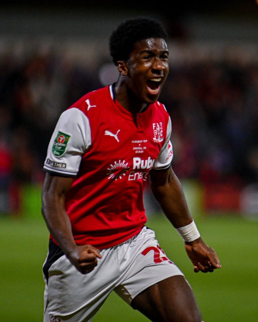 𝑭𝑳𝑬𝑬𝑻𝑾𝑶𝑶𝑫 𝑻𝑶𝑾𝑵 𝑲𝑵𝑶𝑪𝑲 𝑶𝑼𝑻 𝑨𝑹𝑺𝑬𝑵𝑨𝑳 🤯

Positioned 86th out of the 92 teams in the Football League, Fleetwood Town have knocked the current Premier League champions out of the League Cup!