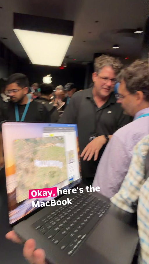 Quick look at the new touchscreen MacBook PROLED XDR #apple #touch #macbook 

I travelled to LA as a guest of Apple