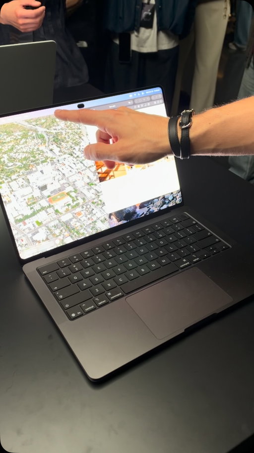 Here’s the new MacBook Pro with PROLED XDR Display and touch in action. What are we thinking – did the MacBook need a touchscreen?
#apple #macbook #mac #macbookpro