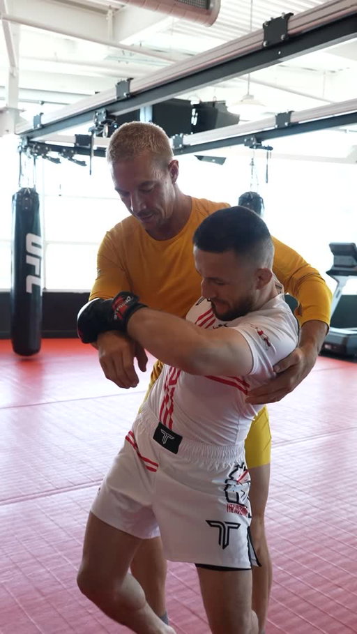 Training with The Machine isn’t a joke 😂

@Merab.Dvalishvili took it to @MajorLazer at the @UFCPI!