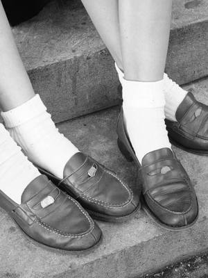 Did you know why they’re called “penny loafers”? #fashion #style #loafers #pennyloafers 