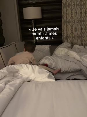 La police de l’hôtel c’est ma mère Nancy qui prend une voix super grave.